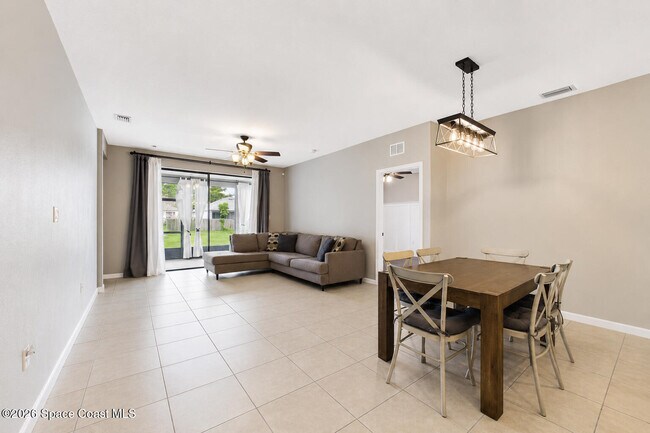 Building Photo - 551 Loxley Ct