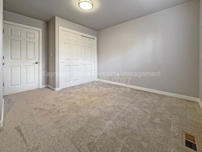 Building Photo - 10331 Utahna Rd