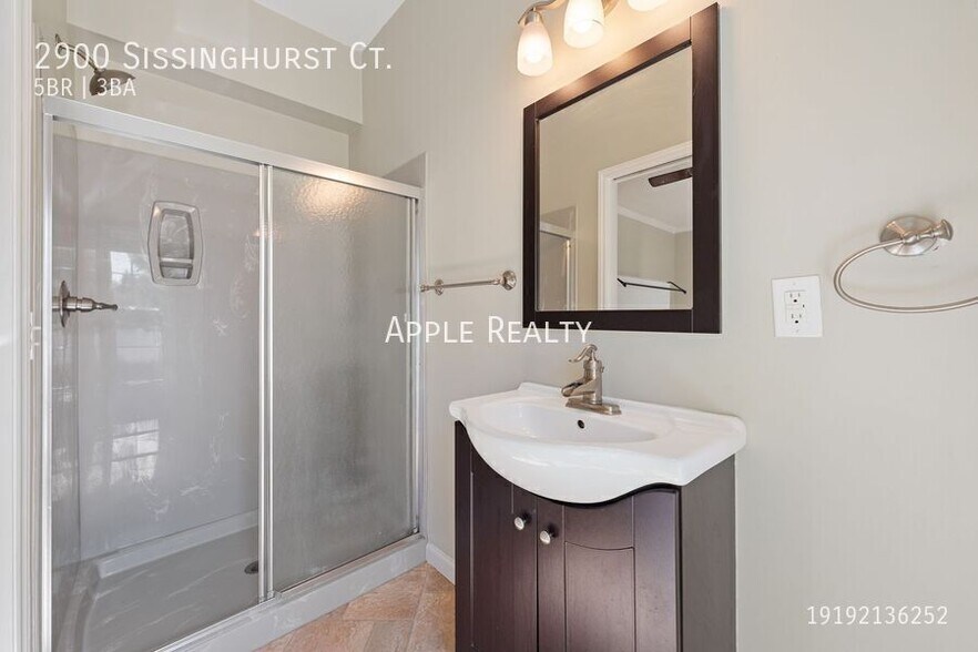 Building Photo - 2900 Sissinghurst Ct