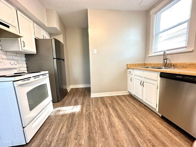 Building Photo - 4017 Corinth Blvd