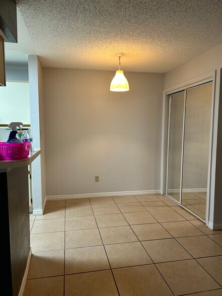 Building Photo - 5530 Chrishire Way