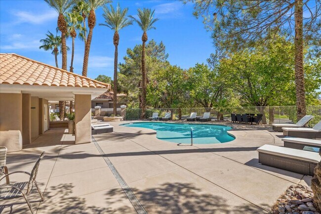 Building Photo - Modern, Elegant Fully Furnished 3 Bedroom Home in Spanish Trails