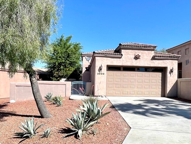 Primary Photo - Nice 2 Bedroom Home in Desert Foothills Co...