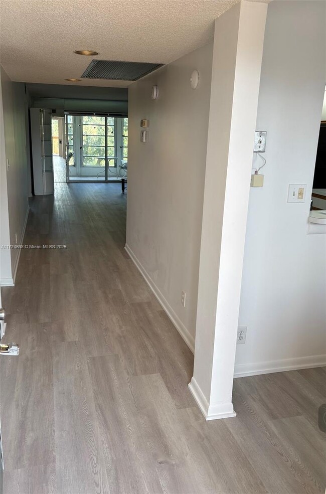 Building Photo - 1603 Abaco Dr