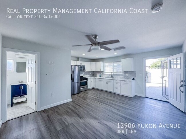 Building Photo - 13906 Yukon Ave