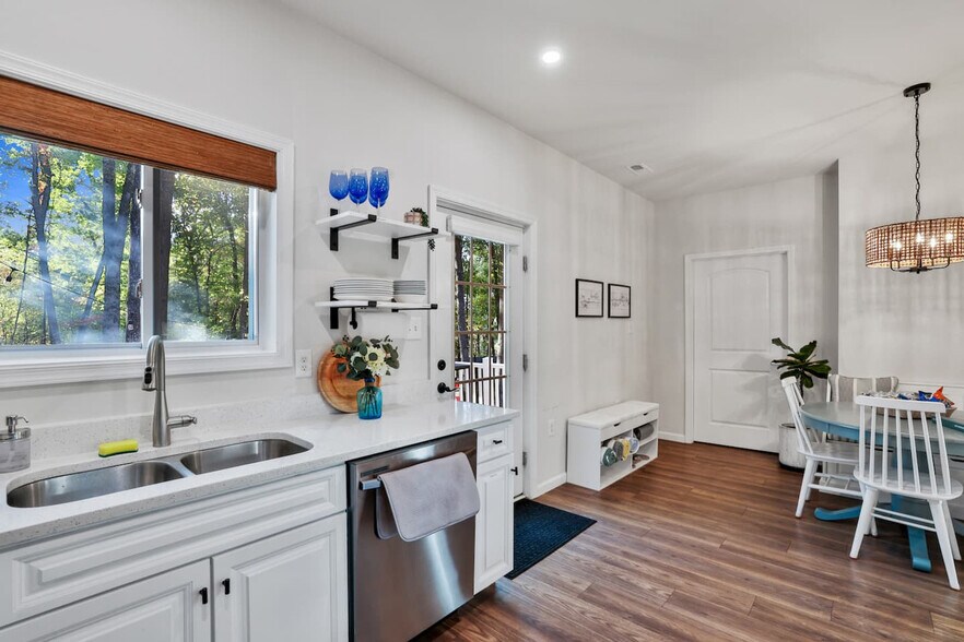 Building Photo - 193 Scarlet Oak Dr