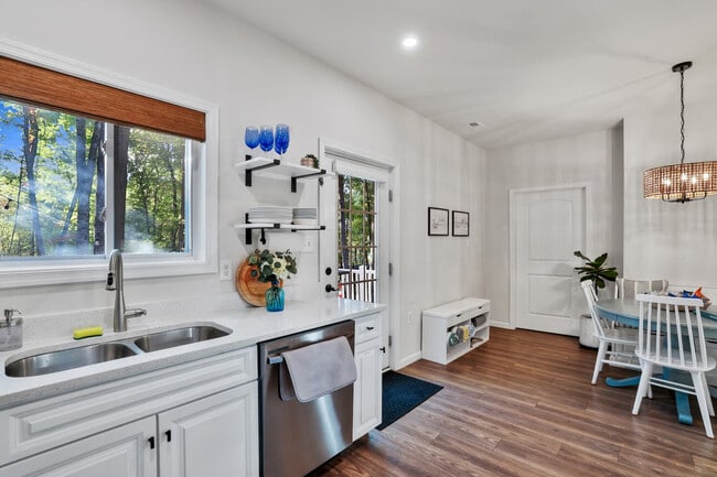 Building Photo - 193 Scarlet Oak Dr