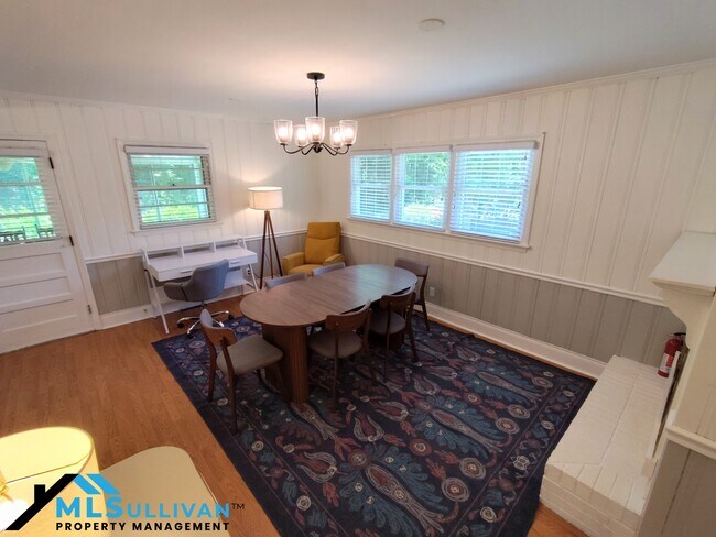 Building Photo - 101 W Roosevelt St