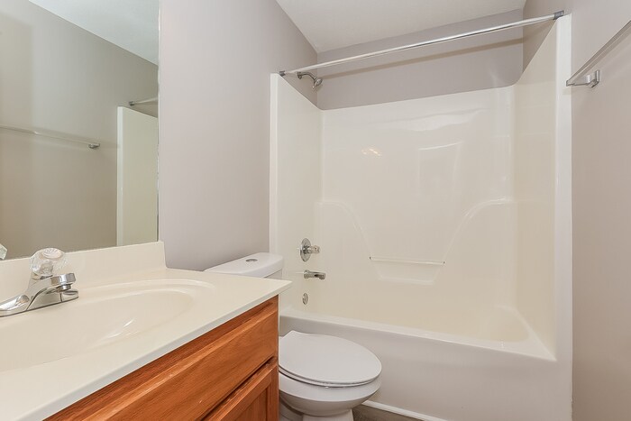 Building Photo - 2219 Spartan Ct