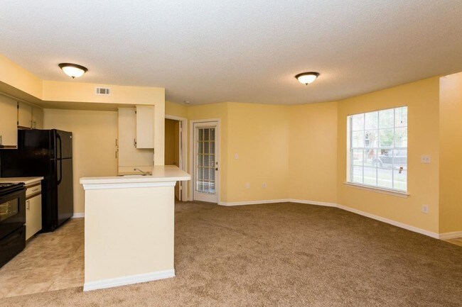 Building Photo - 441 Fountainhead Cir