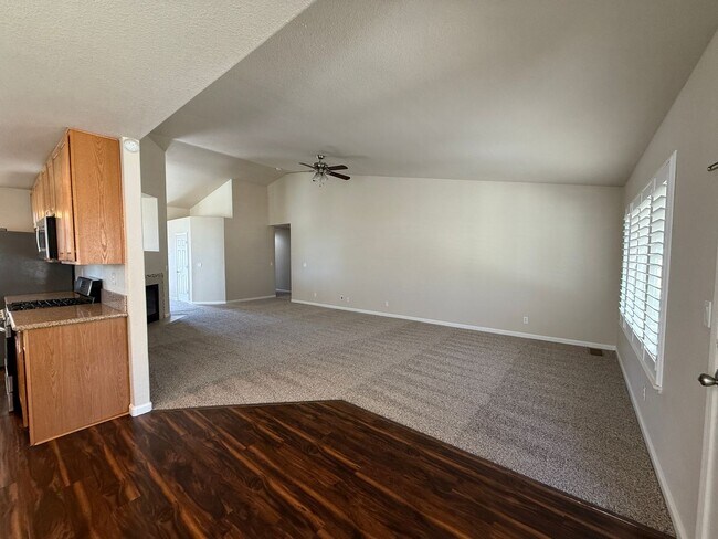Building Photo - 2379 Albatross Way