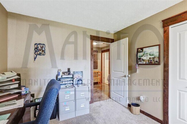 Building Photo - **COMING SOON** Spacious South Hill Rancher