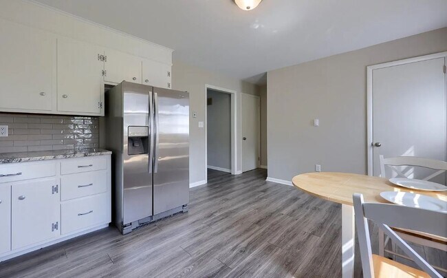 Building Photo - 131 Highview Dr