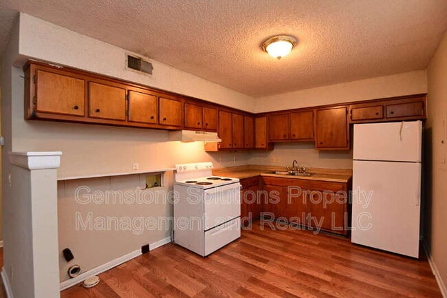 Building Photo - 4355 Central Valley Dr