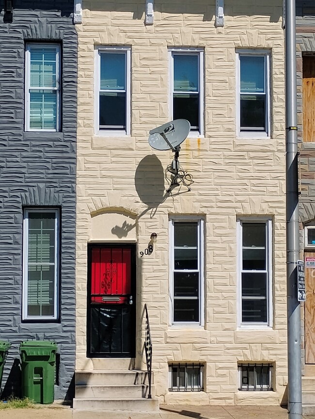 Building Photo - 908 E Preston St