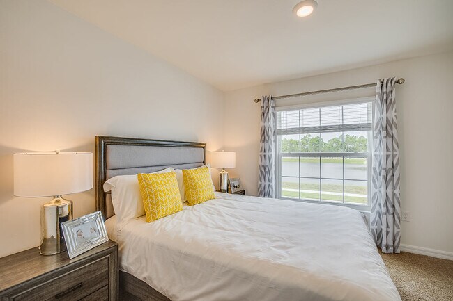 Master bedroom-Photo is taken from from DR Horton express website. - 15205 Wildflower Cir