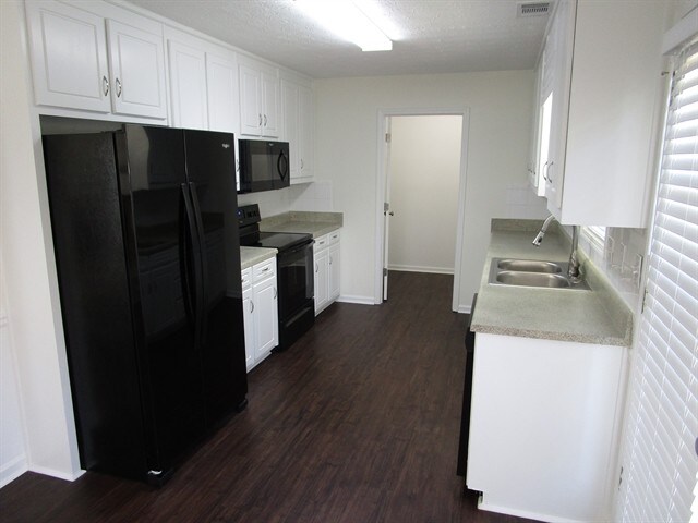 Building Photo - 2433 Green Hollow Ct