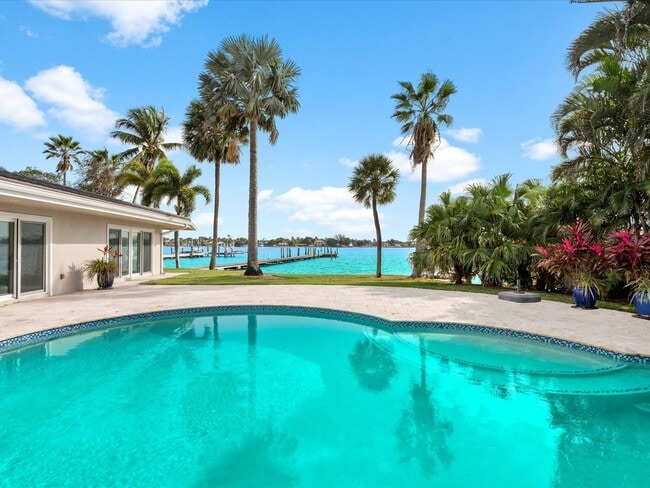 Primary Photo - 714 S Lake Dr