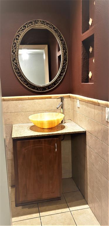 Building Photo - 5916 May St