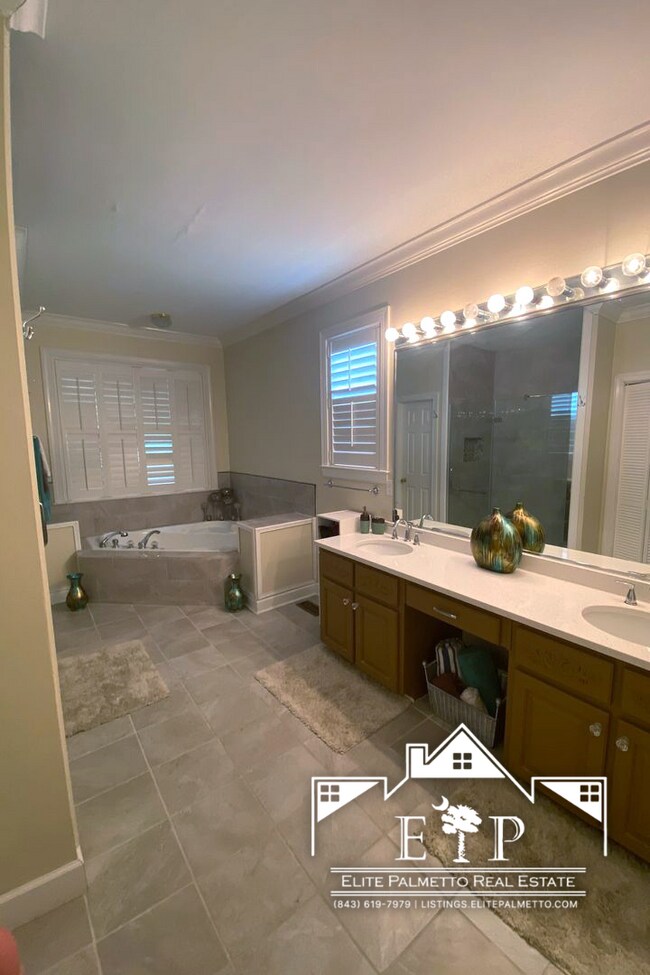 Building Photo - Beautiful Brick Home for Rent – Spacious, Bright & Welcoming