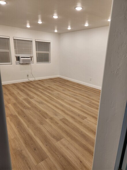 Building Photo - 461 Smith Ave