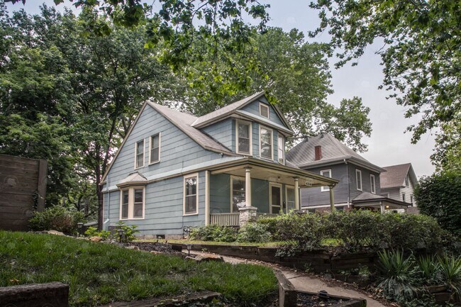 Building Photo - 4116 Terrace St