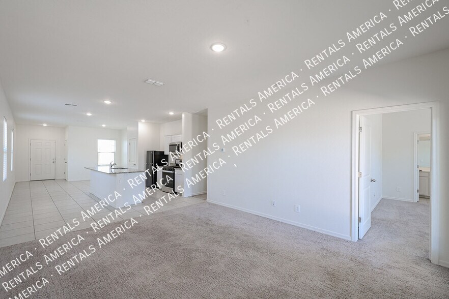 Building Photo - 5720 W Sunrise Dr