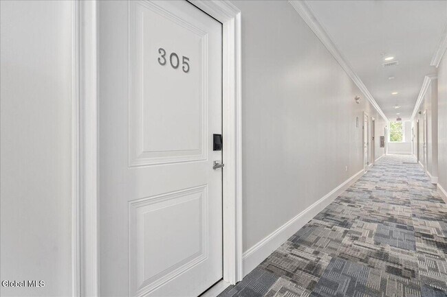 Building Photo - 77 Van Dam St