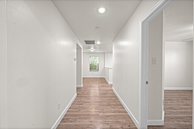 Building Photo - 15623 Harris Canyon Ln