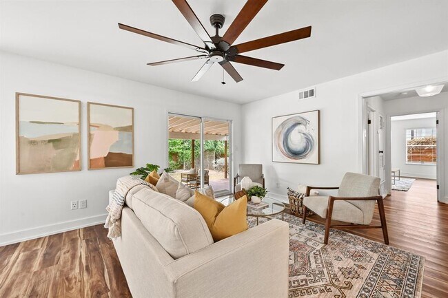 Building Photo - 3405 Santa Fe Dr