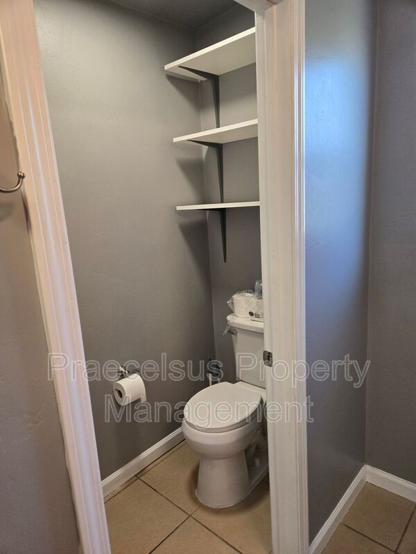 Building Photo - 37 E J St