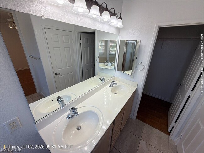Building Photo - 5984 Attavilla Dr