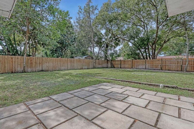 Building Photo - 184 S 5th St