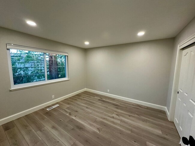 Building Photo - Cupertino Hills