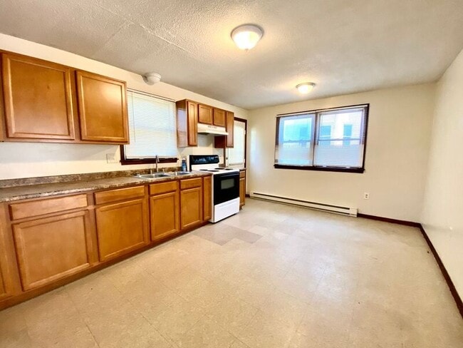 Building Photo - 48-50 Rifle St