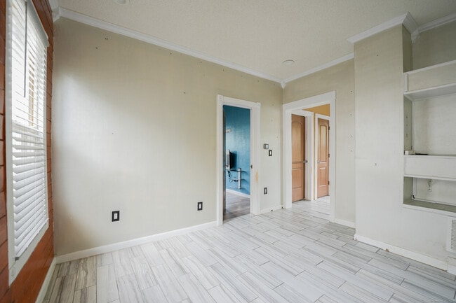 Building Photo - 134 Gorham Ave