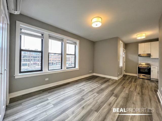 Building Photo - 2 bedroom in CHICAGO IL 60613