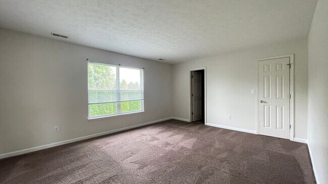 Building Photo - West Lafayette - Large 3 Bedroom 2 Bath Duplex