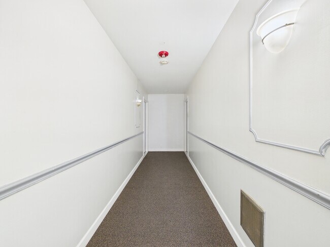 Building Photo - 4525 Blackhawk Ln