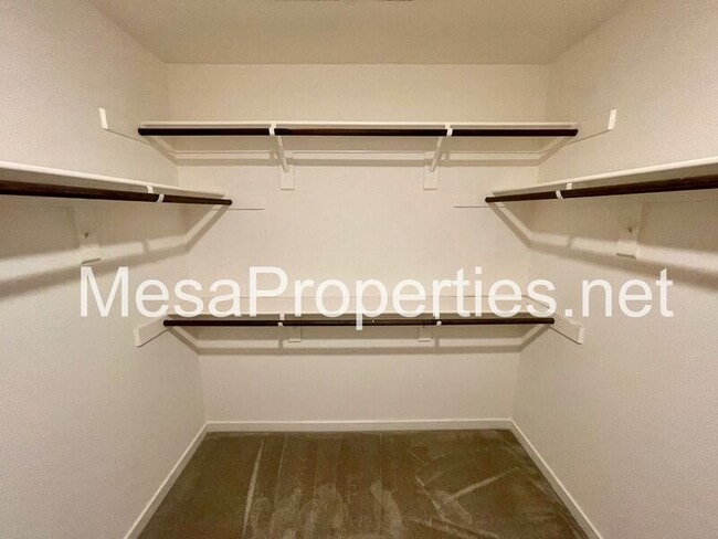 Building Photo - 8870 Camphor Ave