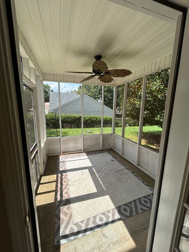 Building Photo - Simpsonville, SC 3BD/2.5BA Plus Bonus, 170...