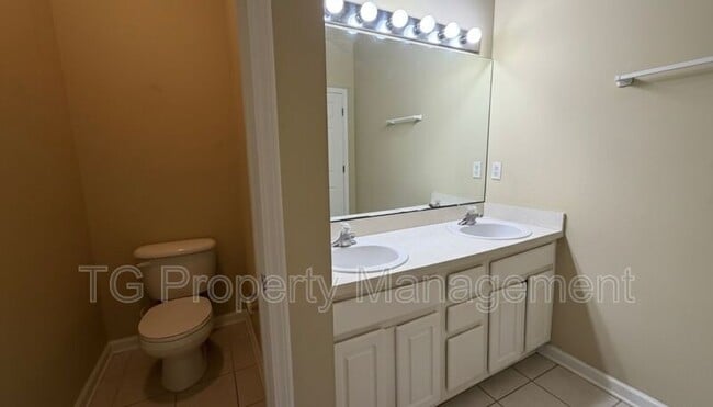 Building Photo - 13492 Sunstone St