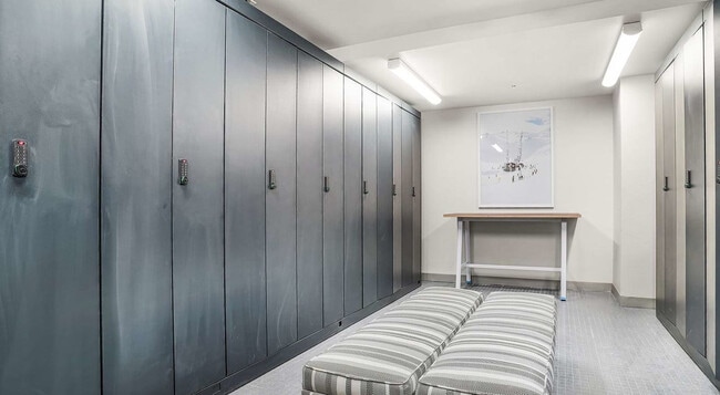 Building Photo - 360 W 200 S