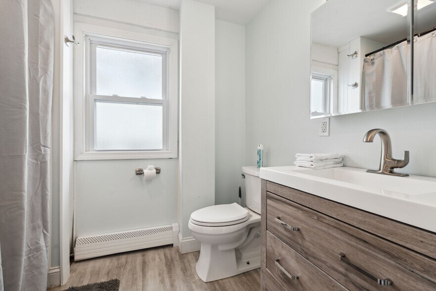 Bathroom - 61 Ocean Blvd
