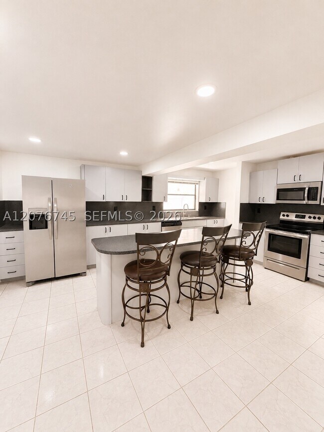 Building Photo - 3011 SW 117th Ct