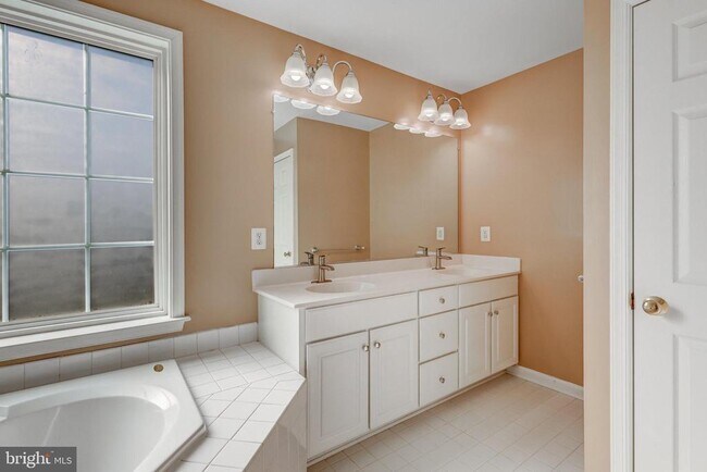 Building Photo - 43903 Thorncroft Terrace