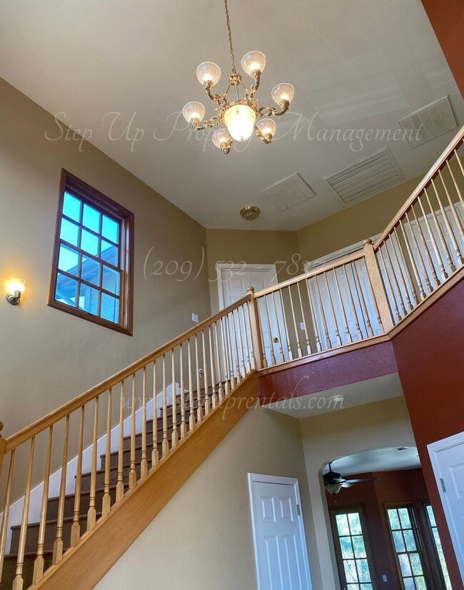 Building Photo - Elegant Mountain-View Home with Solar, Well Water & Septic – Utility Savings Included!