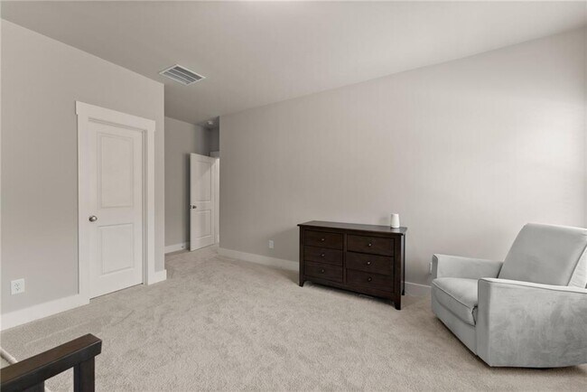 Building Photo - 5841 Woodland Park Ct