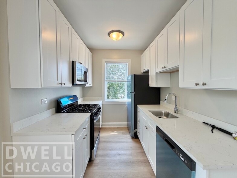 Building Photo - 2610 N Kimball Ave