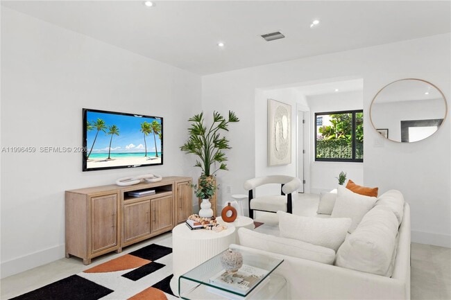 Building Photo - 8246 NE 2nd Ct